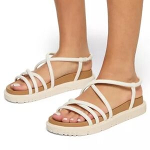 NWT Roxy Strappy White Lug Platform Sandals Shoes Footwear Brooke - Size 6